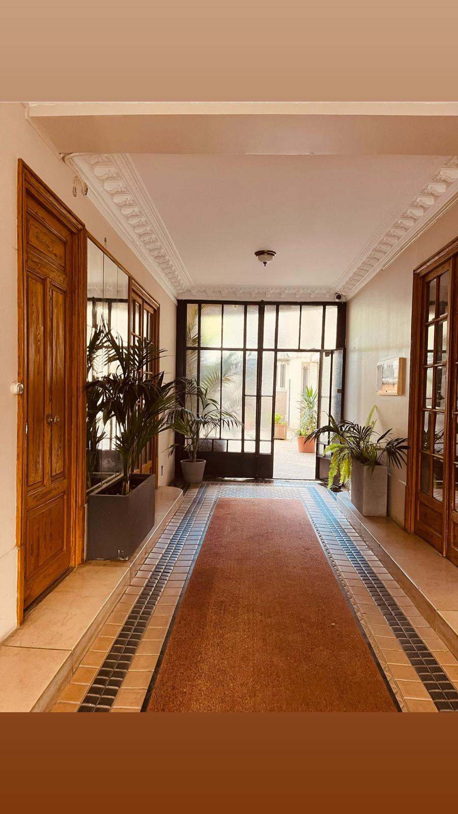 Entrée du cabinet — immeuble haussmannien, Auteuil Paris 16